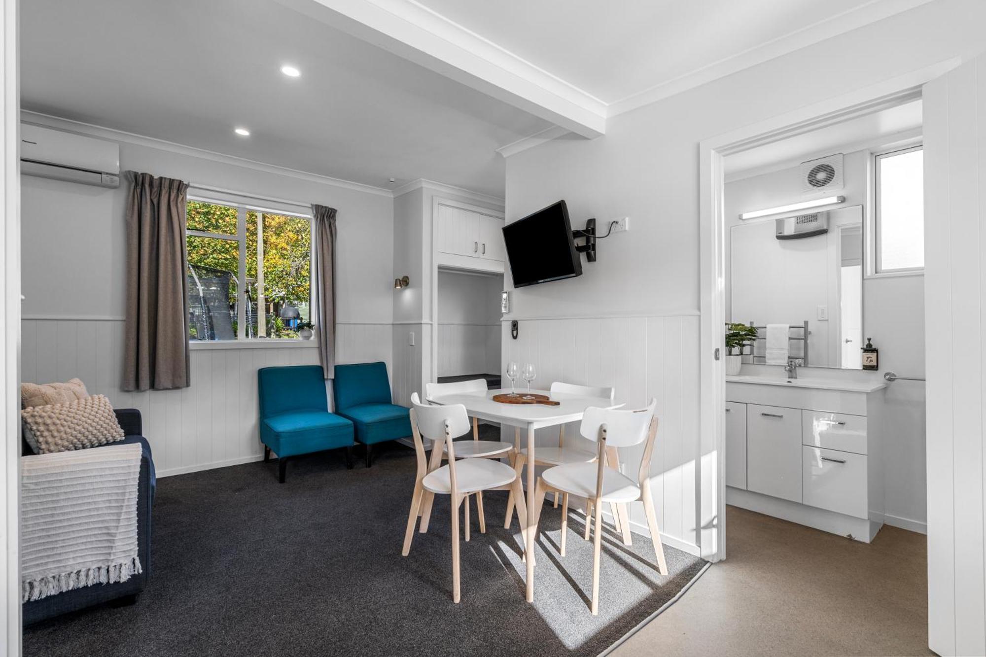 Tasman Holiday Parks Picton Ngoại thất bức ảnh A typical studio apartment