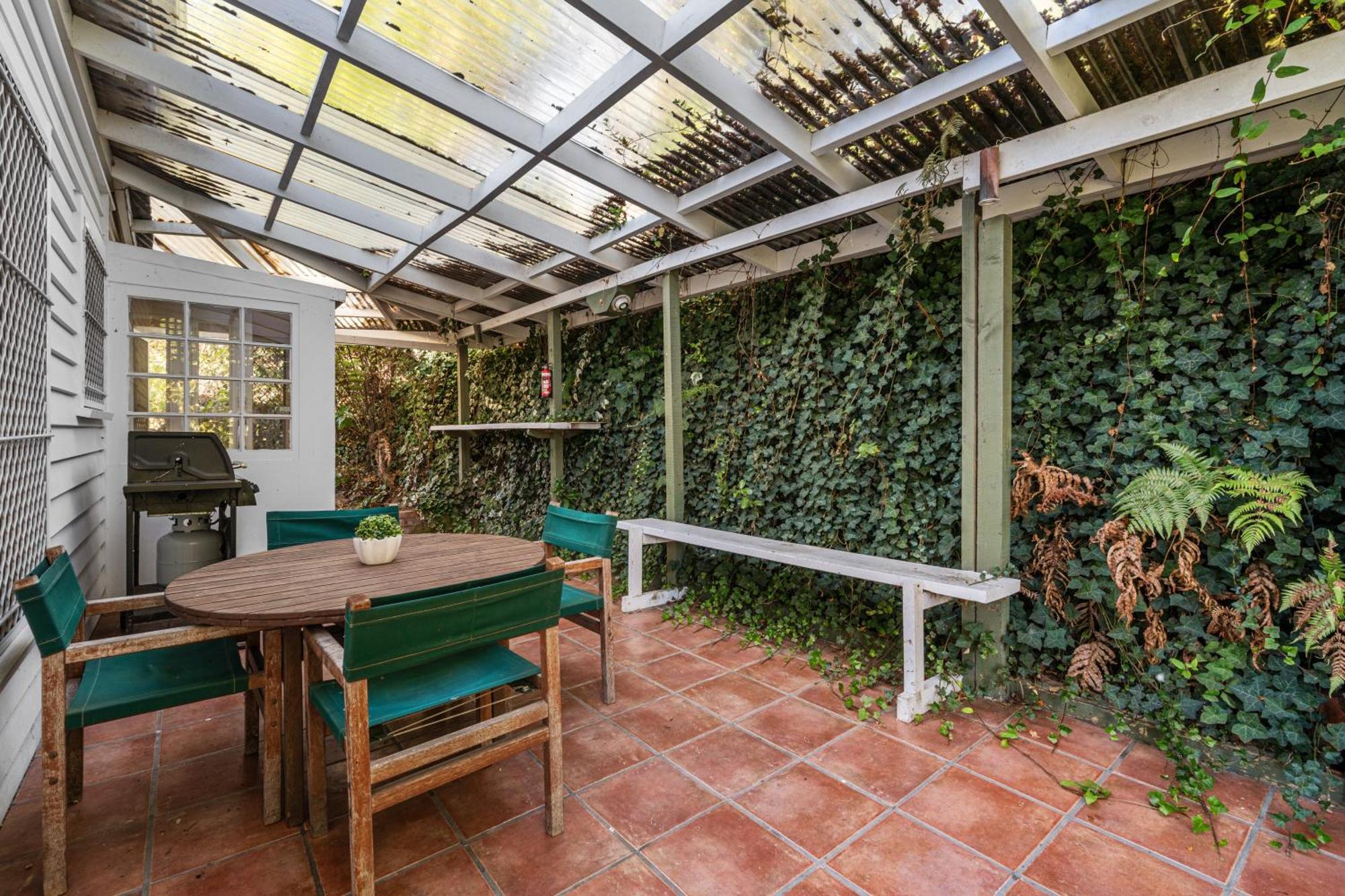Tasman Holiday Parks Picton Ngoại thất bức ảnh The courtyard at the house
