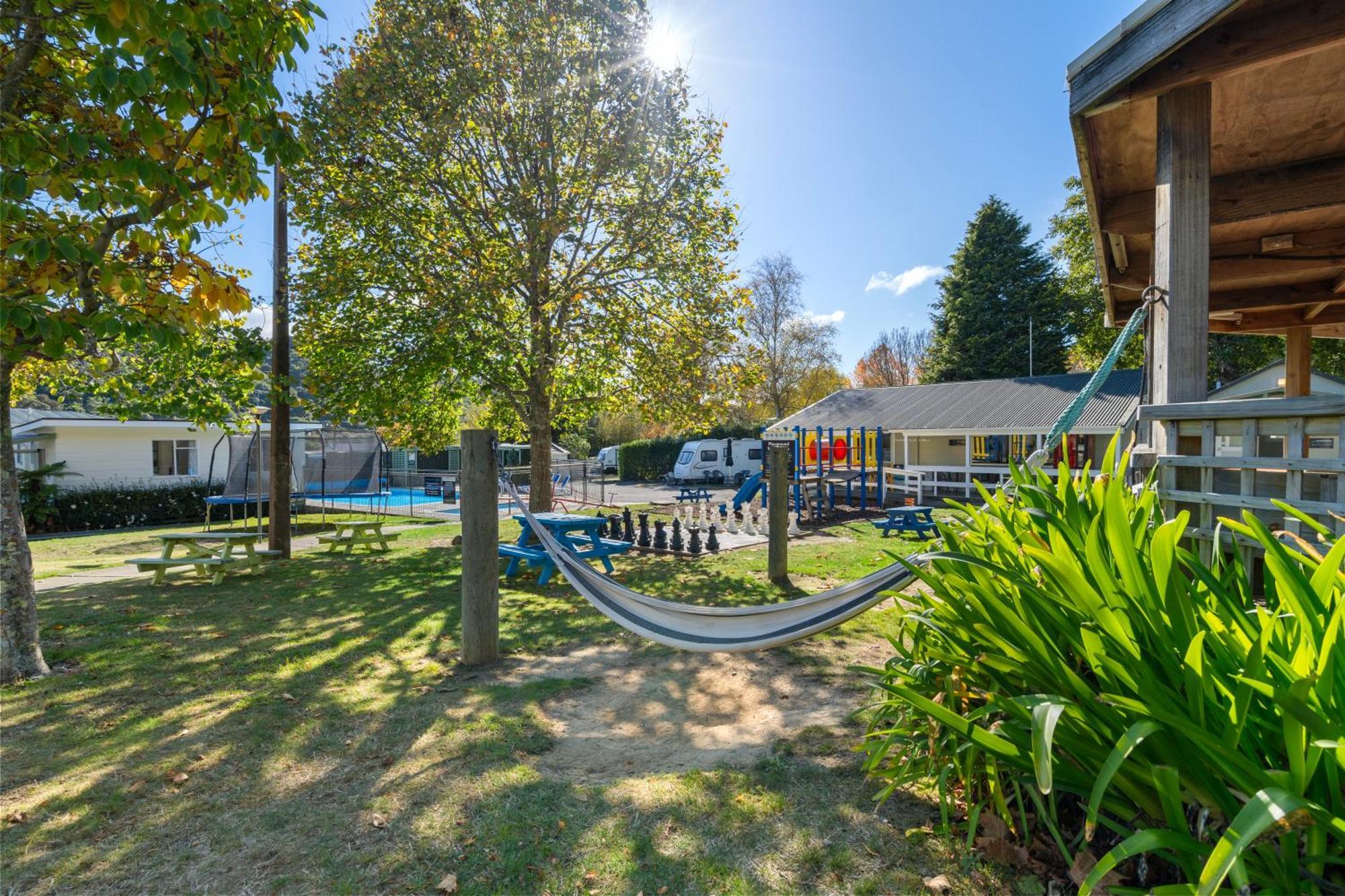 Tasman Holiday Parks Picton Ngoại thất bức ảnh Camping in France