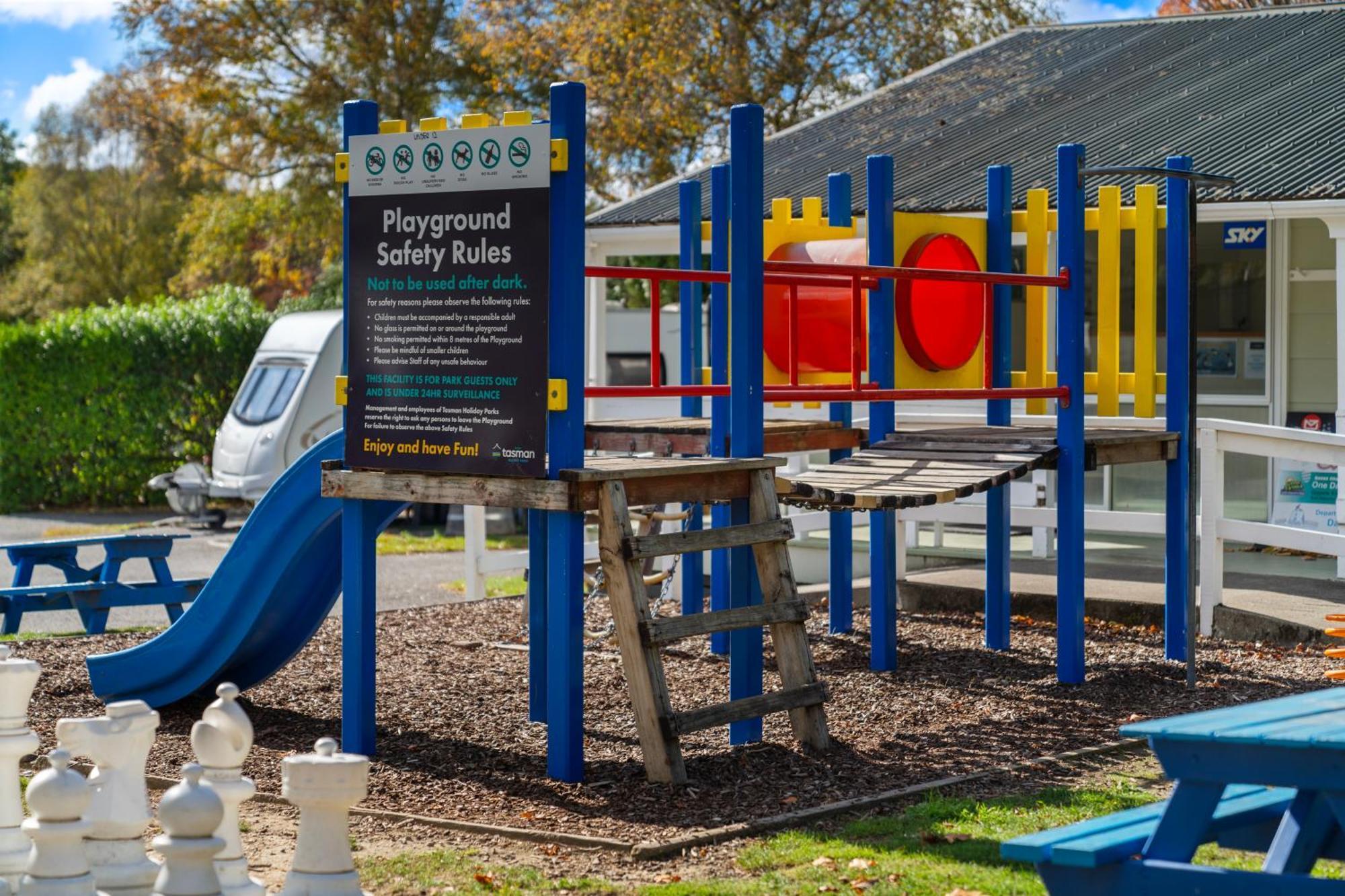 Tasman Holiday Parks Picton Ngoại thất bức ảnh Playground at the visitor centre